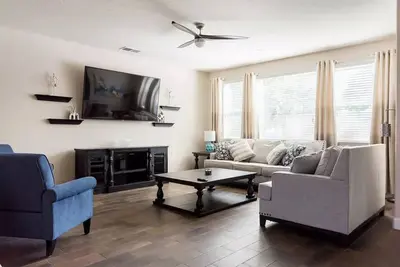 Image de Upscale Modern Home★ King Bed★ Garage Parking★ Sanitized★ Long Stays