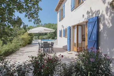 Image de Appartement indépendant, 2 chambres dans belle Villa provençale