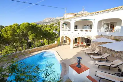 Image de Belle maison de vacances privée avec piscine privée, Wifi, climatisation, Tv, terrasse, parking