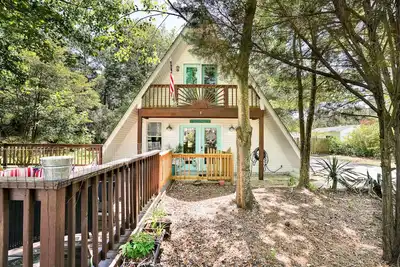 Image de Awesome A-Frame 3br 2Ba, 5min to Beach and Close to Bases. Self Check-In