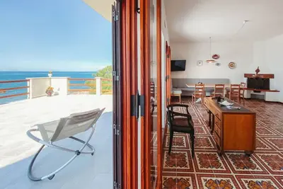 Image de Appartement dans une maison de vacances avec bain à remous, Wifi, Tv, patio, animaux admis