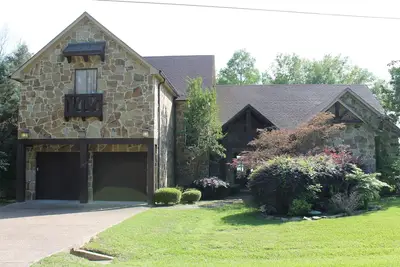 Image de Gorgeous Luxury Waterfront Lakehouse