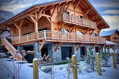 Image de Chalet de luxe au pied des pistes avec piscine, spa & hammam - Samoens