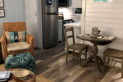 Image de Cute Cottage across from Fulton Pier\n