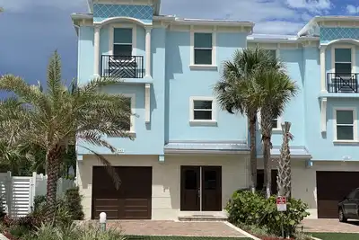 Image de Dock/Private Pool! Elevator! Walk to Sombrero Beach! New Villa! 5/5