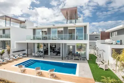 Image de Villa Olive Platimum, nouvelle et luxueuse villa V4 Protaras avec piscine privee, quelques pas de l