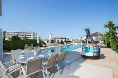 Image de Villa Lefko Sunshine - Belle villa Protaras de 4 chambres avec piscine - 2 minutes a pied de Fig Tre