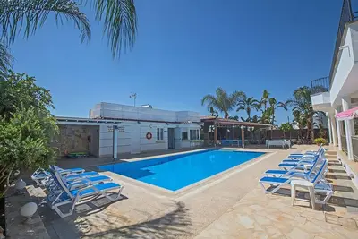 Image de Villa Nekta - Villa de luxe 5 chambres avec grande piscine - Gym a domicile
