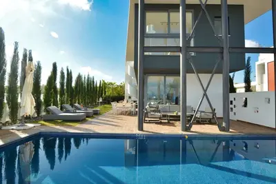 Image de Villa Limni Dyo - Luxueuse villa contemporaine de 3 chambres avec vue sur la mer et bain a remous