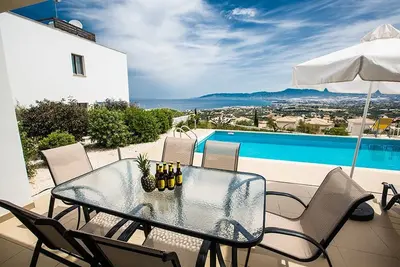 Image de Villa Tavrou Dyo - Villa de luxe 3 chambres Latchi avec piscine privée - Superbes vues sur la mer