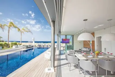 Image de Villa Papadopo - Villa de luxe de 3 chambres avec piscine privee, bain a remous et vue sur la mer