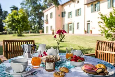 Image de Charming apartment \"Anna\" in historical Villa Calanco on the hills of Dozza