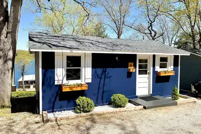 Image de Cozy Lake Front Cabin on Table Rock Lake. Pool, Private Hot Tub & Fire Pit.