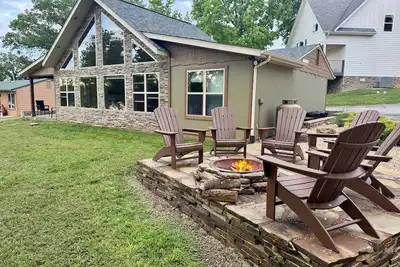 Image de Lake Front/ Lake View! Pool, Fire Pit at No Bad Days Cabin on Table Rock Lake