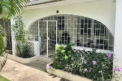 Image de West Coast 1 Bedroom Apartment- Close to beach (5)