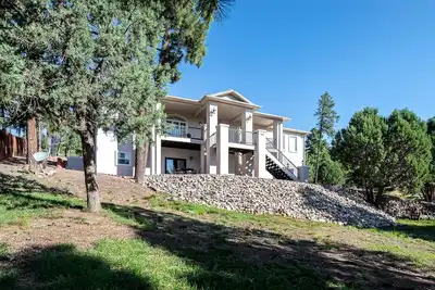 Image de Gathering Place | Epic Game Room