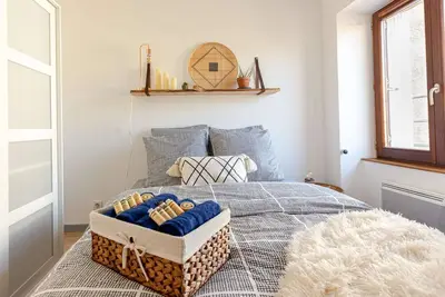Image de Appartement lumineux de 57 m² en duplex, au 2ème étage, en plein cœur du Vieux Valence.