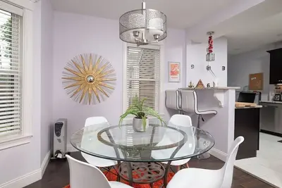 Image de Stylish Boston-Area Duplex - Free Parking, Yard, Comfortable Stay