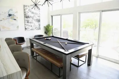 Image de Tailgate Penthouse 2 Blocks from Ut Stadium