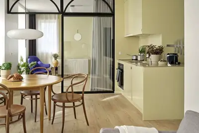 Superior One-Bedroom Apartment for 4