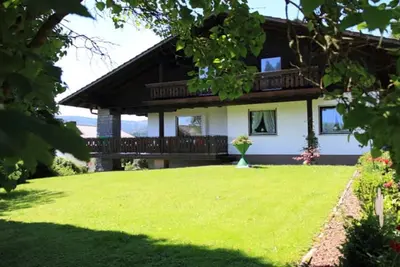 Image de 5-star country house with tiled stove and large covered terrace