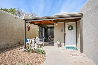 Image de Retro Condo in the North East Heights, 2bd/1ba, garage, Pet friendly