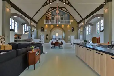 Image de Church conversion for a unique stay and experience: 5 bedrooms and 5 bathrooms