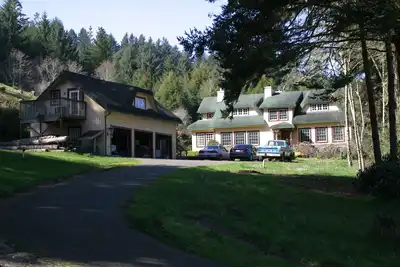 Image de \"Aalborg Suite\" private suite on 10 acres overlooking Ferndale - Humbolt County
