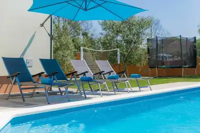 Image de Belle maison de vacances privée avec Wifi, piscine privée, climatisation, Tv et terrasse