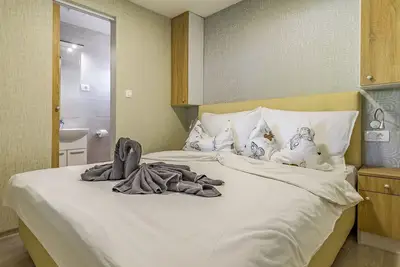 Image de Bel appartement dans une maison de vacances avec climatisation, piscine, Wifi, Tv, terrasse