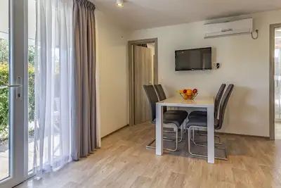 Image de Bel appartement dans une maison de vacances avec Wifi, climatisation, piscine, Tv, terrasse