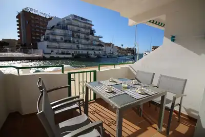 Image de Good Location, Views Of The Canal, Quiet Area, Cul-De-Sac, Sun All Day.