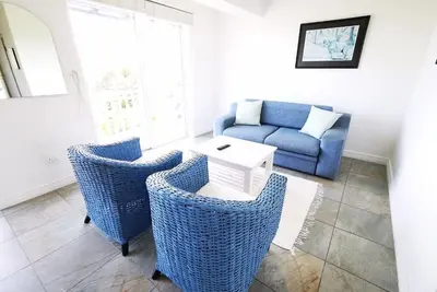 Image de 2 Bedroom apartment by the coast