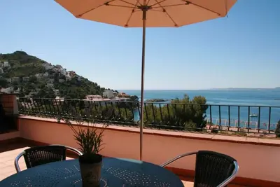 Image de 2 -Spectacular apartment with sea view, large terrace, 4 min. walk to the beach