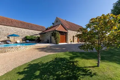 Image de Maisange, belle maison de vacances avec piscine privée