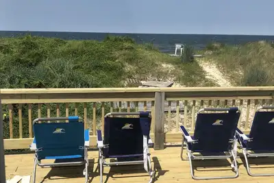 Image de Beach Front on the Bay - Pet Friendly, WiFi, Parking, Large Water front Deck