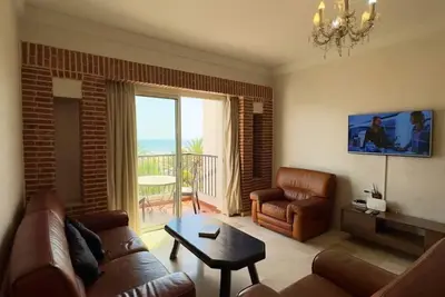 Image de Appartement spacieux avec vue imprenable sur la mer T24316