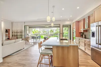 Image de Klvr welcomes you to Luana Villa 13b&D, Oceanfront Resort, short walk to beach