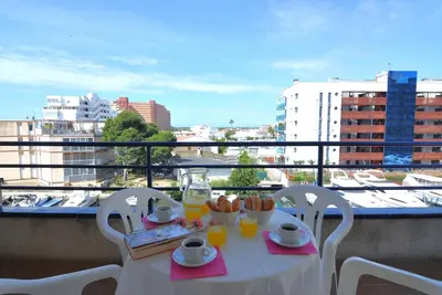 Image de Location de vacances à Roses, Costa Brava : Appartement confortable avec vue sur la rivière, à 400m de la plage.