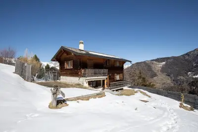 Image de Chalet La Caleche - Cinq Chambres Chalet, Couchages 12