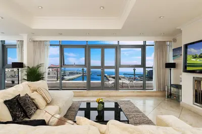 Image de Le plus bel appartement à Galway - Penthouse de Prestige - Bed City Center Situation