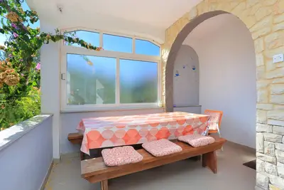 Image de Appartement de deux chambres avec la terrasse Vinisce, Trogir (A-13648-a)