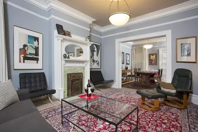 Image de ❤️ Victorian Elegance. Relax & Work. Garage & Garden & Free Cleaning!