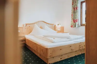 Image de Hochkönig Suite Familiale avec 2 Chambres - Empl, Land and Apartment House