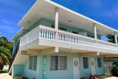 Image de Le Blue Beach Apartment de Nana est breazy, cosy et situé à quelques minutes de la plage.