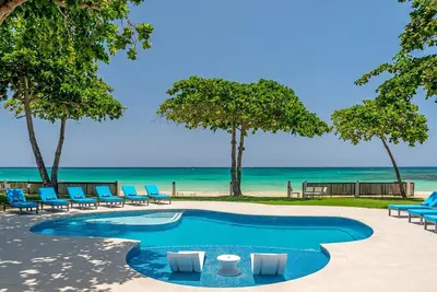 Image de Luxury 8 Bed Beach Villa in Ocho Rios