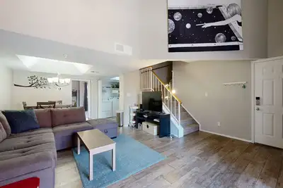 Image de Inviting desert oasis with modern decor, pool, and hot tub