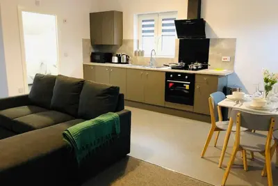 Image de Eld1 - Large 2 bedrooms, Complimentary Netflix & Parking