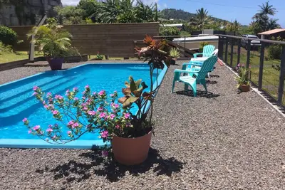 Image de La case géranium avec piscine chauffée