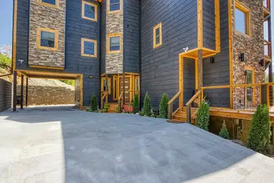Image de Hideaway is a Brand New cabin with a Modern Twist designed for Families to relax